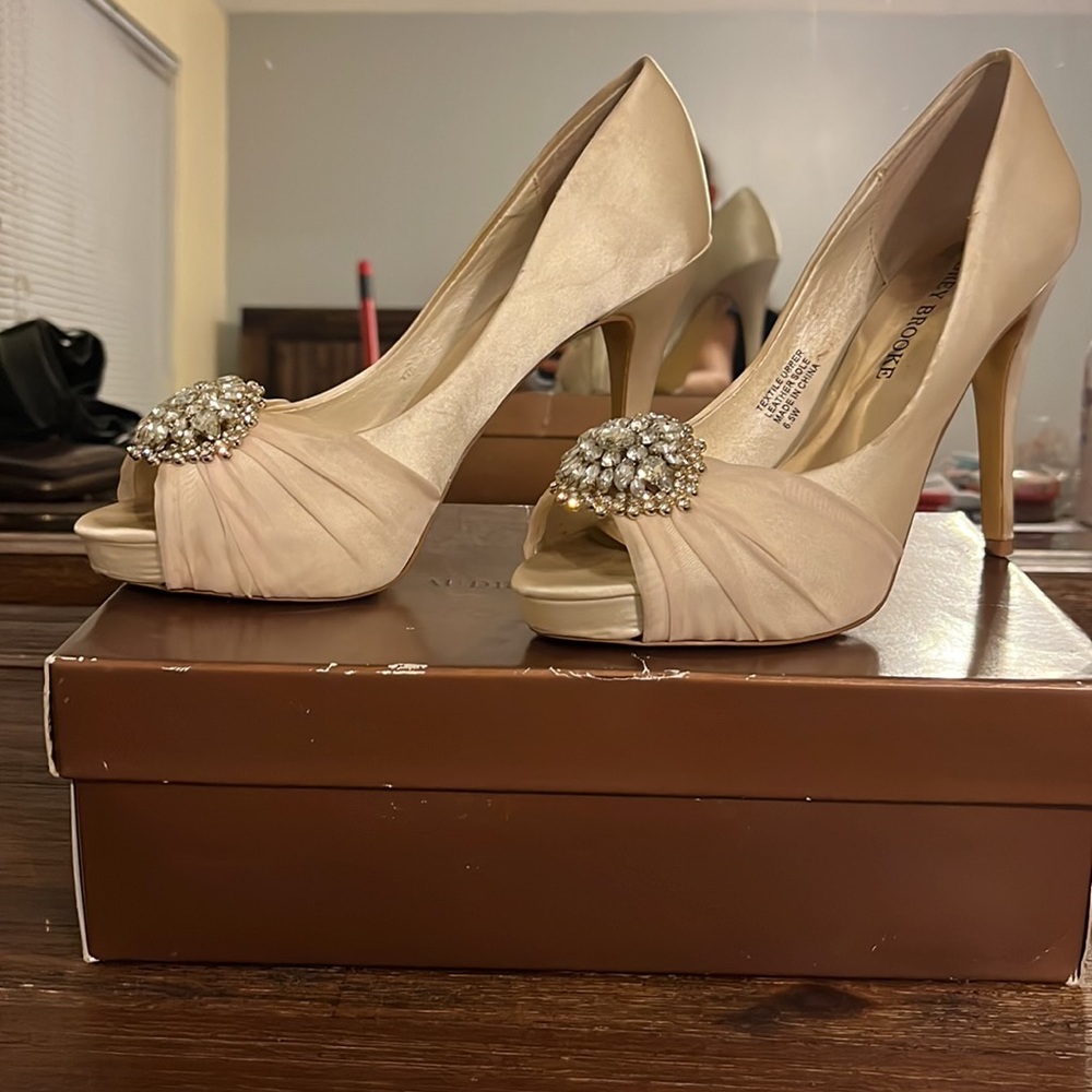 Audrey Brooke heels - Picture 2 of 2